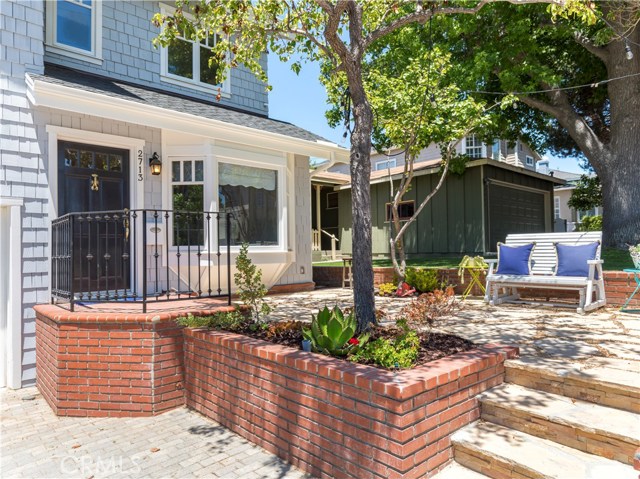 2713 Oak Avenue, Manhattan Beach, California 90266, 4 Bedrooms Bedrooms, ,2 BathroomsBathrooms,Residential,Sold,Oak,SB19125153