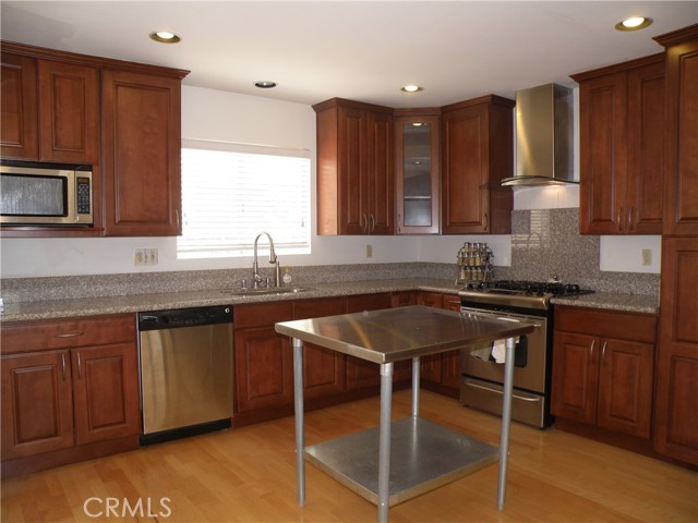 612 Irena Avenue, Redondo Beach, California 90277, 2 Bedrooms Bedrooms, ,2 BathroomsBathrooms,Residential,Sold,Irena,SB17142804