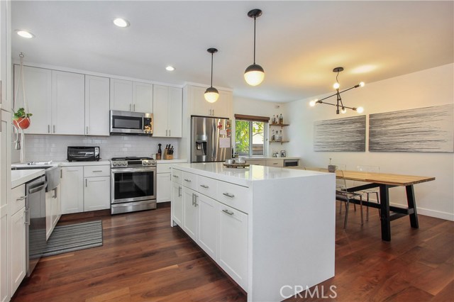 702 Maria Avenue, Redondo Beach, California 90277, 4 Bedrooms Bedrooms, ,2 BathroomsBathrooms,Residential,Sold,Maria,SB19137307