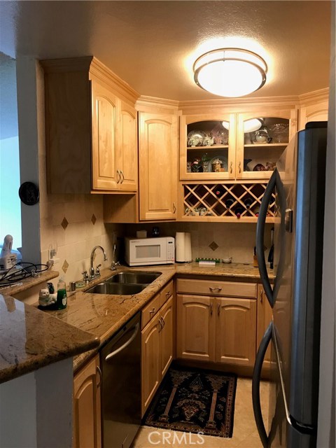 650 THE VLG, Redondo Beach, California 90277, 1 Bedroom Bedrooms, ,1 BathroomBathrooms,Residential,Sold,THE VLG,SB18182642