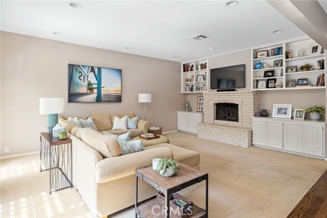 2701 Maple Avenue, Manhattan Beach, California 90266, 4 Bedrooms Bedrooms, ,3 BathroomsBathrooms,Residential,Sold,Maple,SB20115116