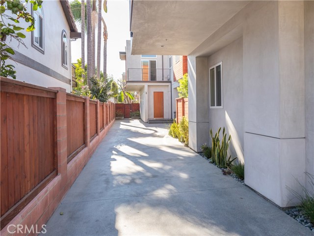 2108 Gates Avenue, Redondo Beach, California 90278, 4 Bedrooms Bedrooms, ,4 BathroomsBathrooms,Residential,Sold,Gates,SB20231175