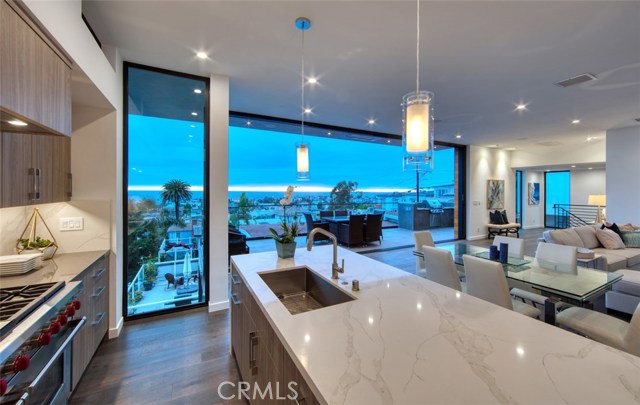 945 7th Street, Hermosa Beach, California 90254, 4 Bedrooms Bedrooms, ,3 BathroomsBathrooms,Residential,Sold,7th,SB19140226