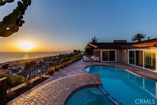 30623 Rue De La Pierre, Rancho Palos Verdes, California 90275, 4 Bedrooms Bedrooms, ,2 BathroomsBathrooms,Residential,Sold,Rue De La Pierre,PV18092164