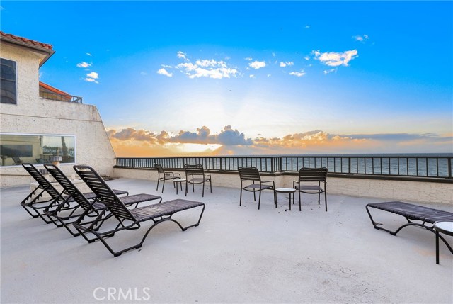 555 Esplanade, Redondo Beach, California 90277, 2 Bedrooms Bedrooms, ,2 BathroomsBathrooms,Residential,Sold,Esplanade,SB21016933
