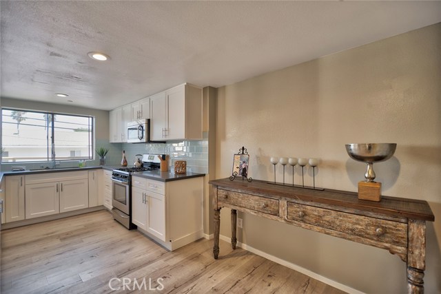 512 Esplanade, Redondo Beach, California 90277, 2 Bedrooms Bedrooms, ,2 BathroomsBathrooms,Residential,Sold,Esplanade,IN17223458