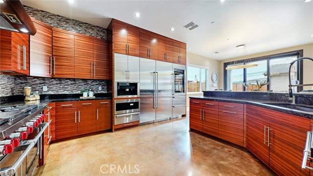 838 Avenue C, Redondo Beach, California 90277, 4 Bedrooms Bedrooms, ,3 BathroomsBathrooms,Residential,Sold,Avenue C,DW20160183