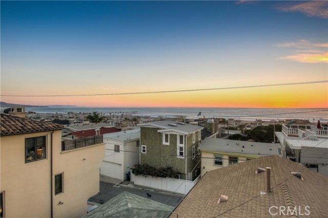 1819 Monterey Boulevard, Hermosa Beach, California 90254, 4 Bedrooms Bedrooms, ,4 BathroomsBathrooms,Residential,Sold,Monterey,SB21046153