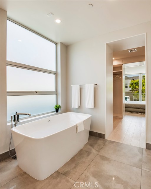 409 3rd Street, Manhattan Beach, California 90266, 5 Bedrooms Bedrooms, ,2 BathroomsBathrooms,Residential,Sold,3rd,SB19219164