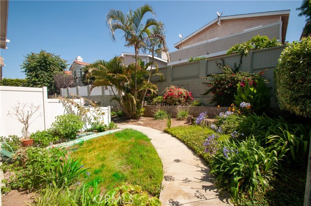 714 Irena Avenue, Redondo Beach, California 90277, 2 Bedrooms Bedrooms, ,3 BathroomsBathrooms,Residential,Sold,Irena,PV20136752