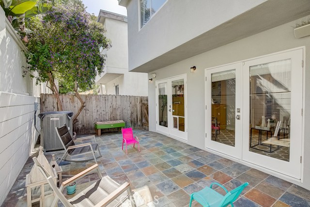 1124 1st Street, Hermosa Beach, California 90254, 4 Bedrooms Bedrooms, ,3 BathroomsBathrooms,Residential,Sold,1st,SB20124705
