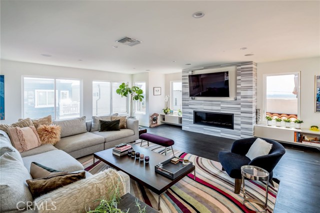 428 32nd Street, Manhattan Beach, California 90266, 4 Bedrooms Bedrooms, ,3 BathroomsBathrooms,Residential,Sold,32nd,SB20046749