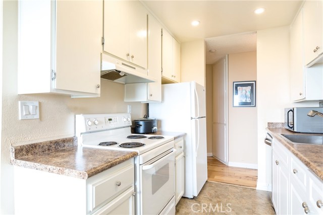 650 The Village, Redondo Beach, California 90277, 2 Bedrooms Bedrooms, ,2 BathroomsBathrooms,Residential,Sold,The Village,SB17108266