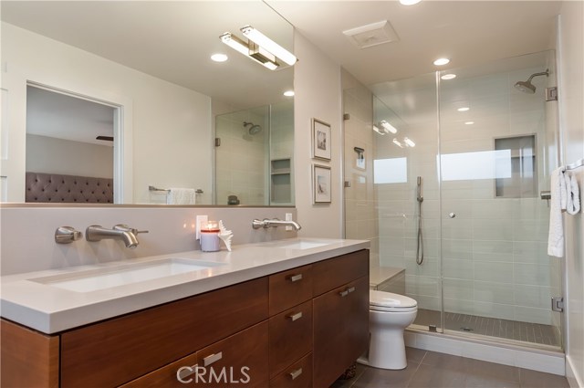 201 24th Street, Hermosa Beach, California 90254, 3 Bedrooms Bedrooms, ,2 BathroomsBathrooms,Residential,Sold,24th,SB17267233