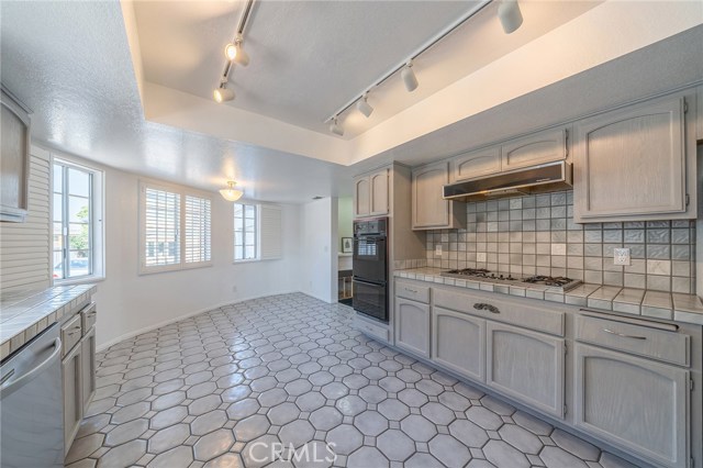 2319 Marshallfield Lane, Redondo Beach, California 90278, 3 Bedrooms Bedrooms, ,2 BathroomsBathrooms,Residential,Sold,Marshallfield,SB20225009
