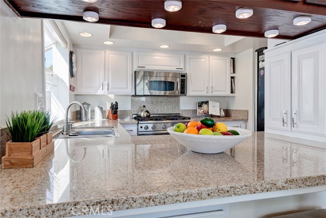 115 Lucia Avenue, Redondo Beach, California 90277, 3 Bedrooms Bedrooms, ,2 BathroomsBathrooms,Residential,Sold,Lucia,SB19163942