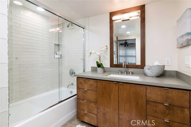2131 Hermosa Avenue, Hermosa Beach, California 90254, 4 Bedrooms Bedrooms, ,4 BathroomsBathrooms,Residential,Sold,Hermosa,SB19016177