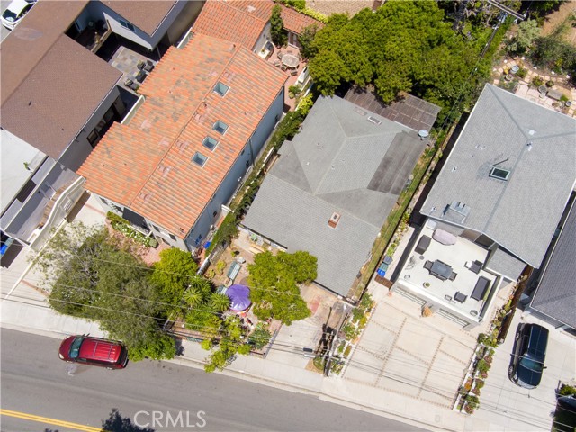 2527 Valley Drive, Manhattan Beach, California 90266, 2 Bedrooms Bedrooms, ,1 BathroomBathrooms,Residential,Sold,Valley,SB21125381