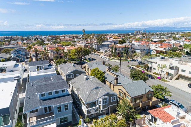 202 Helberta Avenue, Redondo Beach, California 90277, 3 Bedrooms Bedrooms, ,2 BathroomsBathrooms,Residential,Sold,Helberta,SB20063398