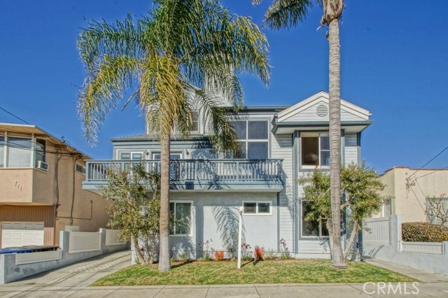 725 9th, Hermosa Beach, California 90254, 3 Bedrooms Bedrooms, ,2 BathroomsBathrooms,Residential,Sold,9th,SB18021092