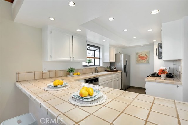 1739 Stanford Avenue, Redondo Beach, California 90278, 3 Bedrooms Bedrooms, ,2 BathroomsBathrooms,Residential,Sold,Stanford,SB18228570