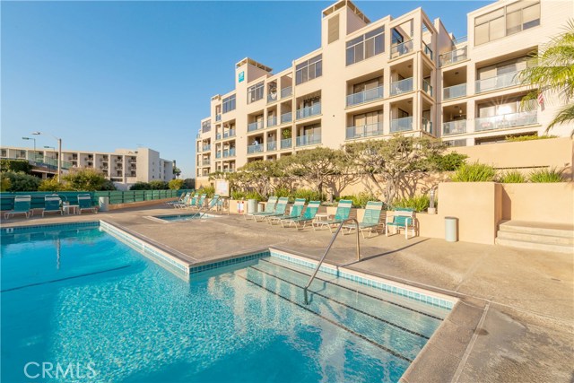 Year Round Heated Pool and Jacuzzi