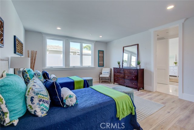 1037 2nd Street, Hermosa Beach, California 90254, 4 Bedrooms Bedrooms, ,3 BathroomsBathrooms,Residential,Sold,2nd,SB19264836