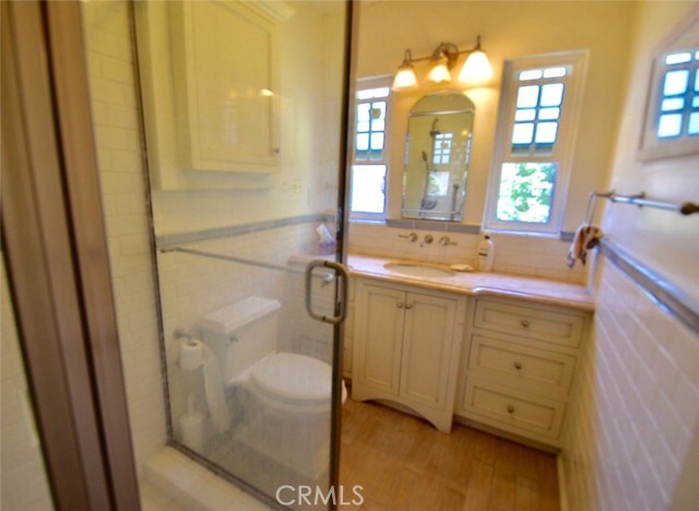 1917 Farrell Ave, Redondo Beach, California 90278, 4 Bedrooms Bedrooms, ,1 BathroomBathrooms,Residential,Sold,Farrell Ave,PV18156960