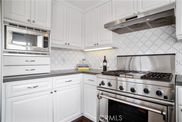 213 Seaview Street, Manhattan Beach, California 90266, 4 Bedrooms Bedrooms, ,3 BathroomsBathrooms,Residential,Sold,Seaview,SB19227675