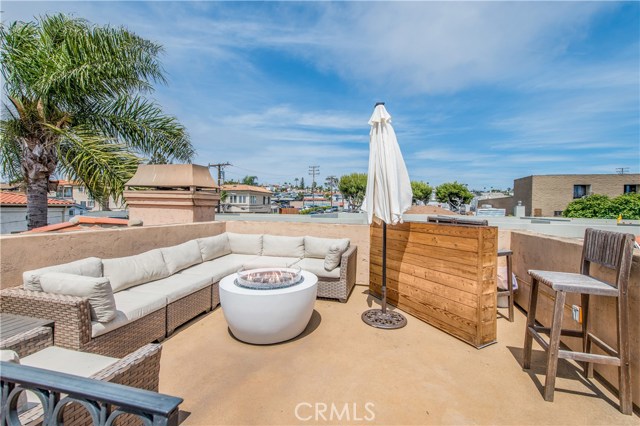 638 6th Street, Hermosa Beach, California 90254, 3 Bedrooms Bedrooms, ,3 BathroomsBathrooms,Residential,Sold,6th,SB20119870