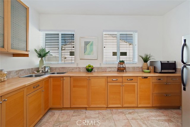517 Blossom Lane, Redondo Beach, California 90278, 3 Bedrooms Bedrooms, ,1 BathroomBathrooms,Residential,Sold,Blossom,SB20134246