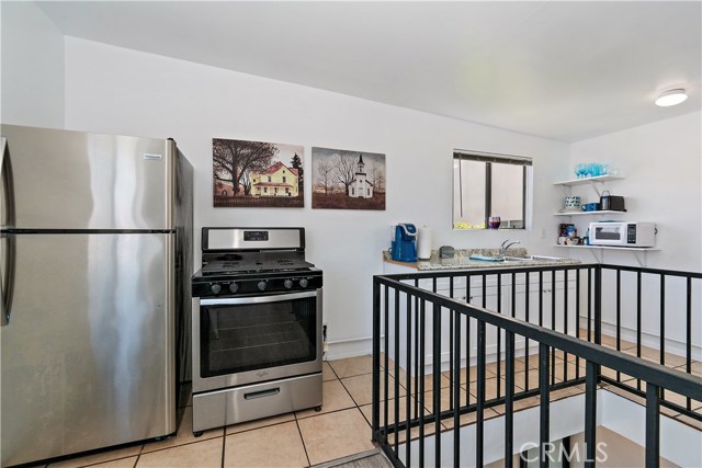 216 39th Street, Manhattan Beach, California 90266, 2 Bedrooms Bedrooms, ,2 BathroomsBathrooms,Residential,Sold,39th,SB19218837