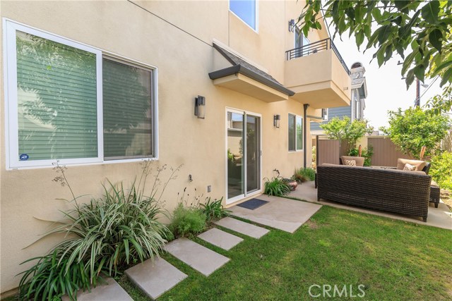 Spacious, relaxing and private back yard