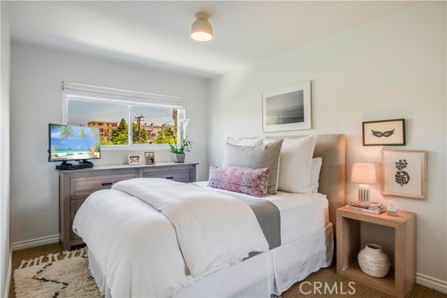 1635 Van Horne Lane, Redondo Beach, California 90278, 4 Bedrooms Bedrooms, ,1 BathroomBathrooms,Residential,Sold,Van Horne,PV19173799