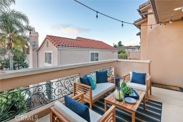 1804 Vanderbilt Lane, Redondo Beach, California 90278, 4 Bedrooms Bedrooms, ,3 BathroomsBathrooms,Residential,Sold,Vanderbilt,SB19276109