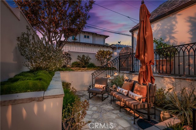 755 31st Street, Manhattan Beach, California 90266, 4 Bedrooms Bedrooms, ,4 BathroomsBathrooms,Residential,Sold,31st,SB19068029