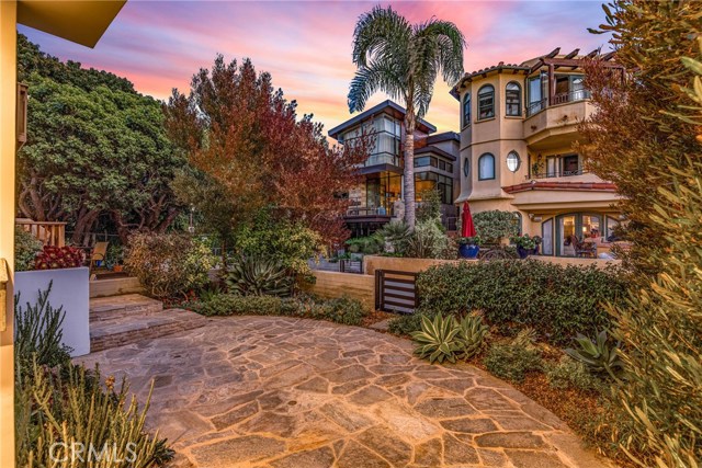 333 18th Street, Manhattan Beach, California 90266, 6 Bedrooms Bedrooms, ,6 BathroomsBathrooms,Residential,Sold,18th,SB20041835