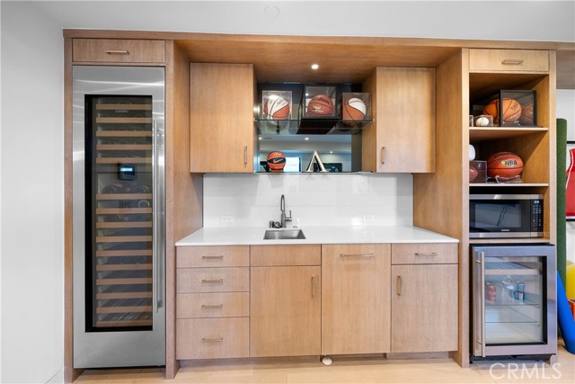 733 12th Street, Manhattan Beach, California 90266, 5 Bedrooms Bedrooms, ,6 BathroomsBathrooms,Residential,Sold,12th,SB21089898