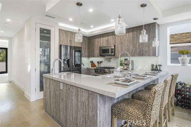 High-end Finishes Throughout