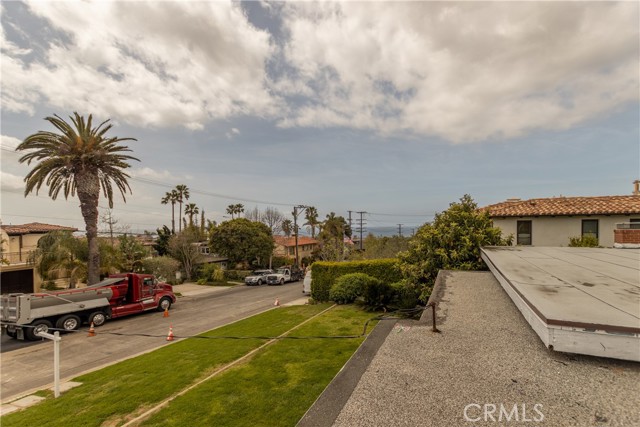 1023 1st Street, Manhattan Beach, California 90266, 2 Bedrooms Bedrooms, ,1 BathroomBathrooms,Residential,Sold,1st,SB21061855