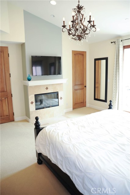 713 JUANITA, Redondo Beach, California 90277, 3 Bedrooms Bedrooms, ,2 BathroomsBathrooms,Residential,Sold,JUANITA,SB17176144