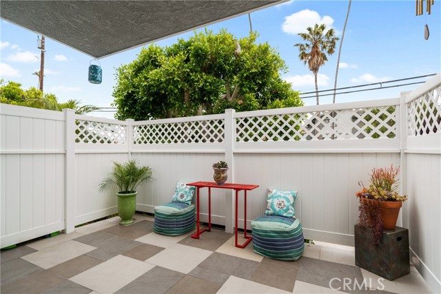 319 Emerald Street, Redondo Beach, California 90277, 2 Bedrooms Bedrooms, ,2 BathroomsBathrooms,Residential,Sold,Emerald,SB21122333