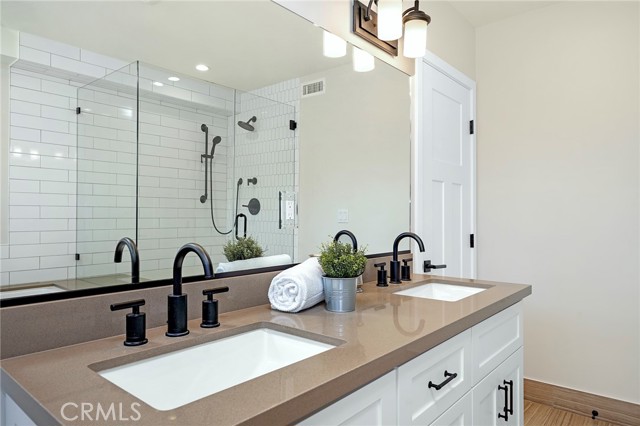 528 Elena Avenue, Redondo Beach, California 90277, 4 Bedrooms Bedrooms, ,4 BathroomsBathrooms,Residential,Sold,Elena,SB21098189