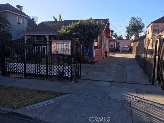 Photo of 434 W 79th Street, Los Angeles, CA 90003