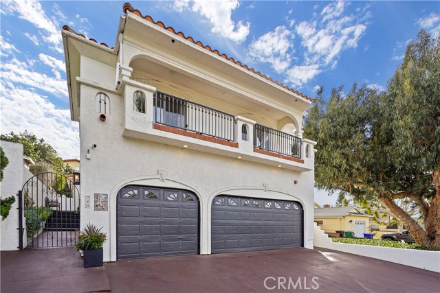 940 Rosecrans Avenue, Manhattan Beach, California 90266, 5 Bedrooms Bedrooms, ,2 BathroomsBathrooms,Residential,Sold,Rosecrans,SB21035135