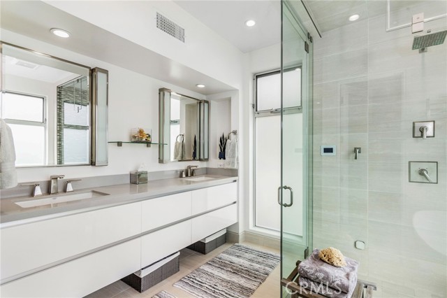 429 Marine Place, Manhattan Beach, California 90266, 4 Bedrooms Bedrooms, ,2 BathroomsBathrooms,Residential,Sold,Marine Place,SB21015394