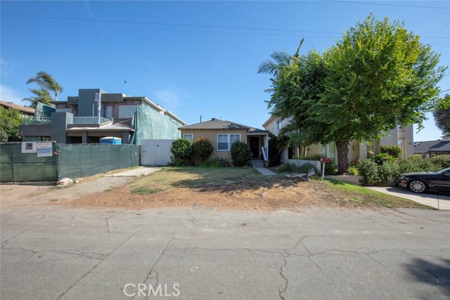 704 36th Street, Manhattan Beach, California 90266, 2 Bedrooms Bedrooms, ,1 BathroomBathrooms,Residential,Sold,36th,SB19176268