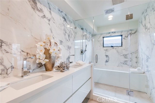 206 Moonstone Street, Manhattan Beach, California 90266, 4 Bedrooms Bedrooms, ,1 BathroomBathrooms,Residential,Sold,Moonstone,SB19150217