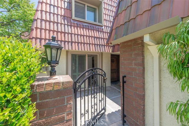 Welcome Home ~ Entrance to Private Courtyard