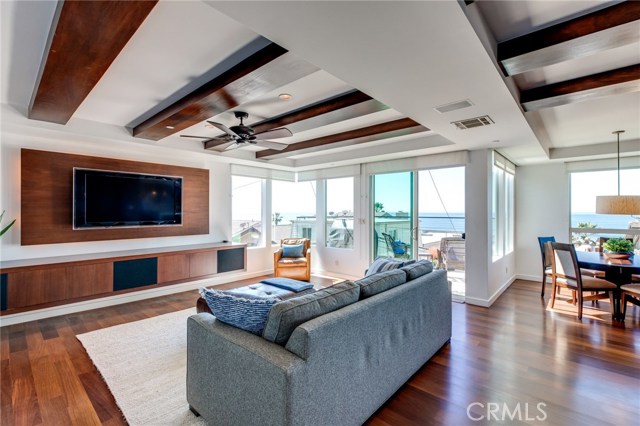 113 El Porto Street, Manhattan Beach, California 90266, 4 Bedrooms Bedrooms, ,2 BathroomsBathrooms,Residential,Sold,El Porto,SB19022186